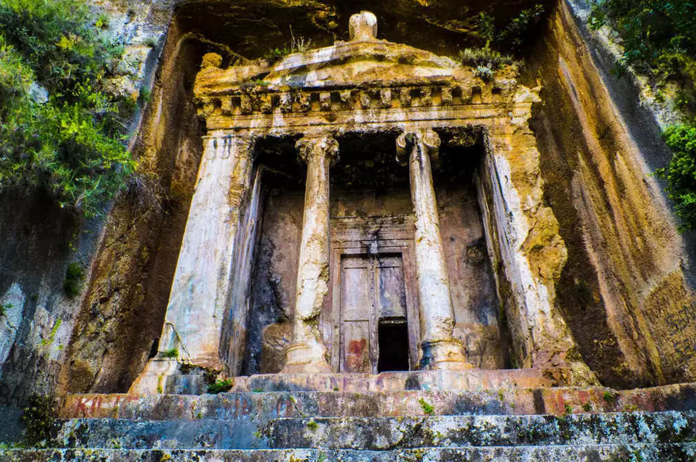 Ah, Fethiye, the pearl by the sea.... Review of real estate in Turkish Eden.