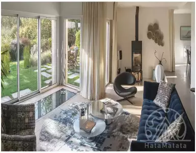 Cozy 7-room house 20 km from Paris