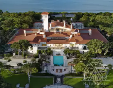 Report: Zillow claims thatthe sale of the Mar-a-Lago property was improper.
