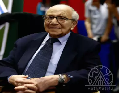 Report: US commercial market in trouble according to Charlie Munger: FT.