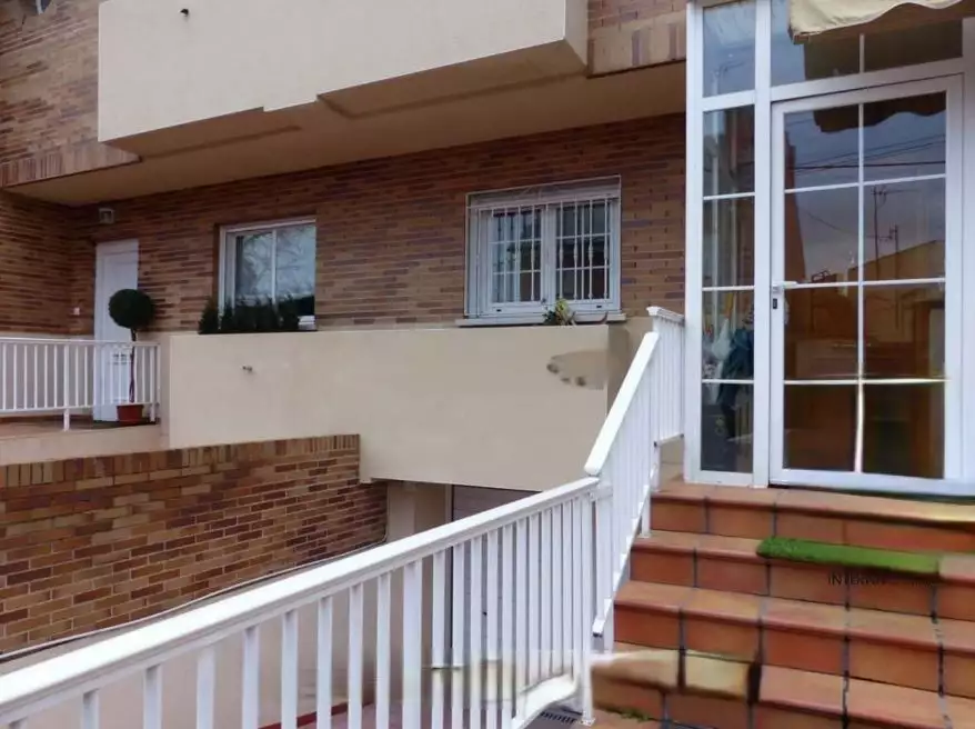 Adjoining house for sale in Valdebebas - Valdefuentes