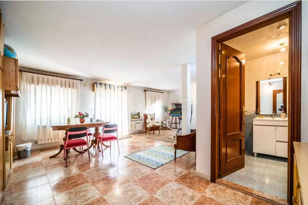 Townhouse in the neighborhood PRIVADA DE LUJO, Valdebebas - Valdefuentes