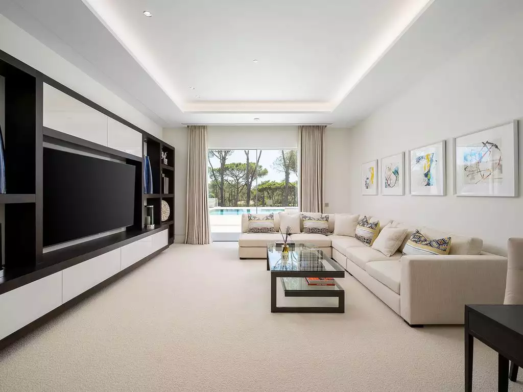 Stunning villa with extraordinary sunsets in Portugal