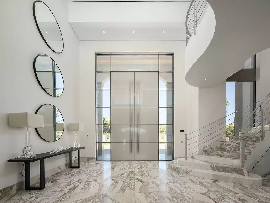 Stunning villa with extraordinary sunsets in Portugal