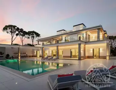 Stunning villa with extraordinary sunsets in Portugal