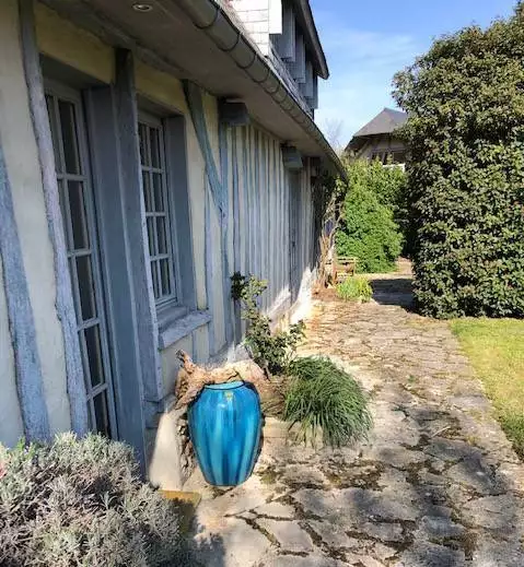 The coziest cottage in the village of Saint-Ouen-de-Thouberville, France