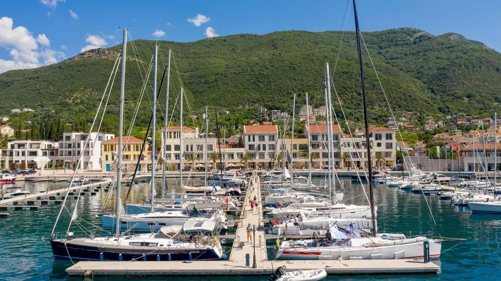 Which apartment to buy in Montenegro? Layout, price, neighborhood