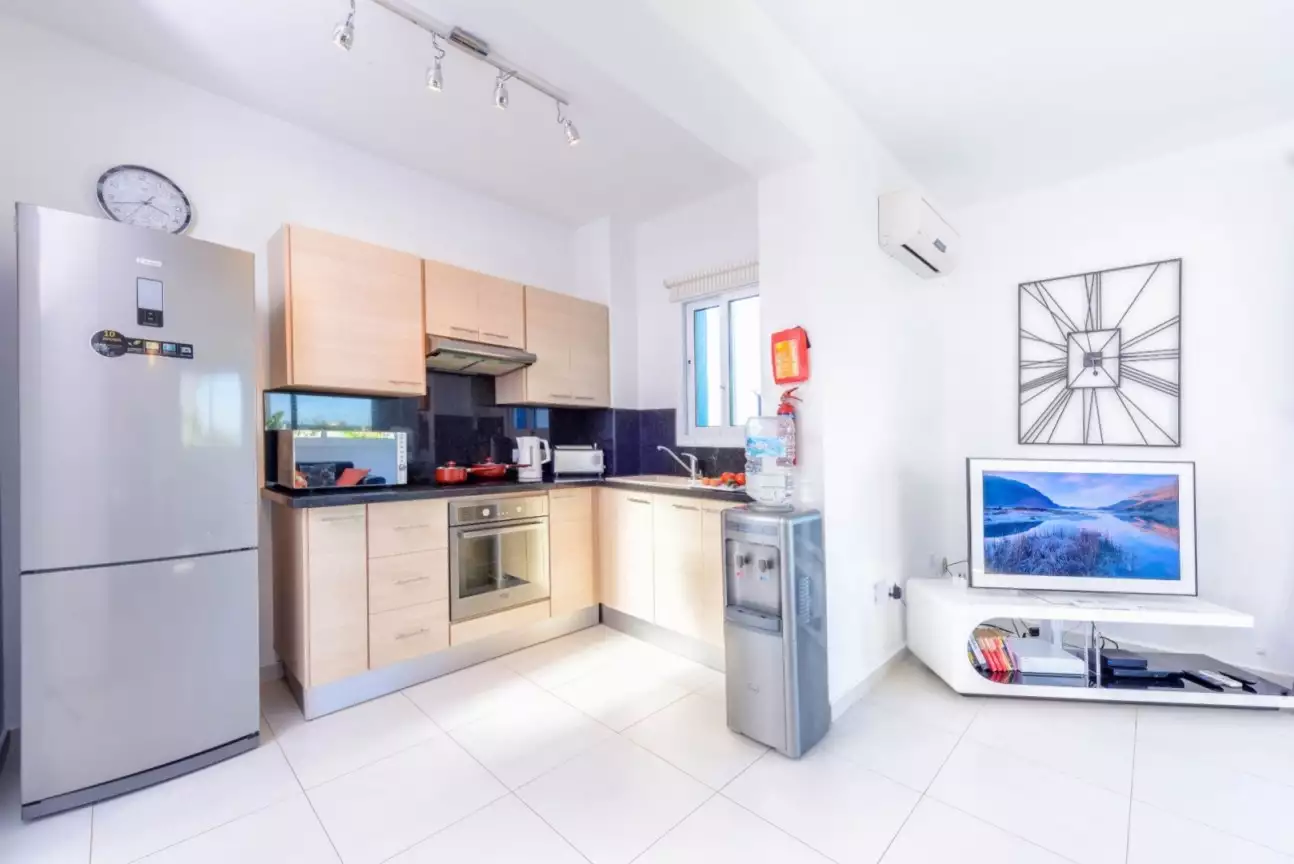 Sky, sea, sun! Stunning 4-bedroom villa in the suburbs of Cyprus