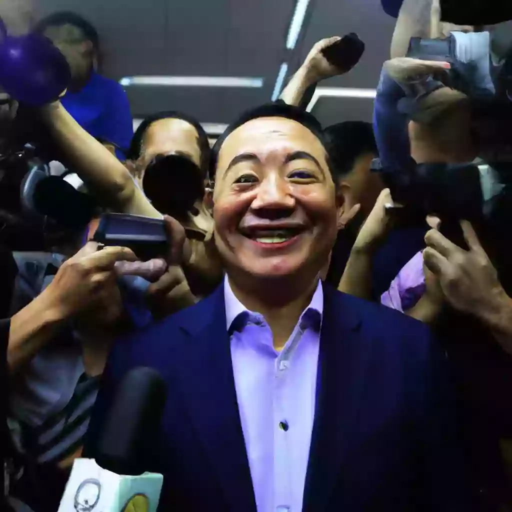 Тайланд вновь видит Сретту и Таксина, премьера, после долгих лет изгнания и заключения.