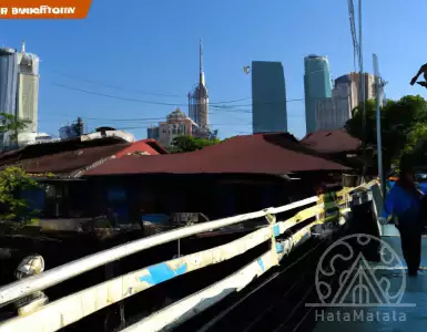 Housing market slows, more stimulus in support packages expected