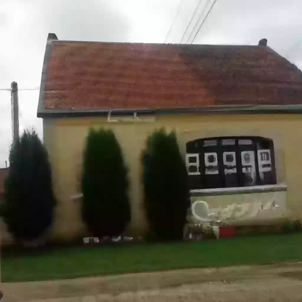 Продаётся этнический дом в Белграде: Квадратный метр за менее 300 евро, 14 соток участка