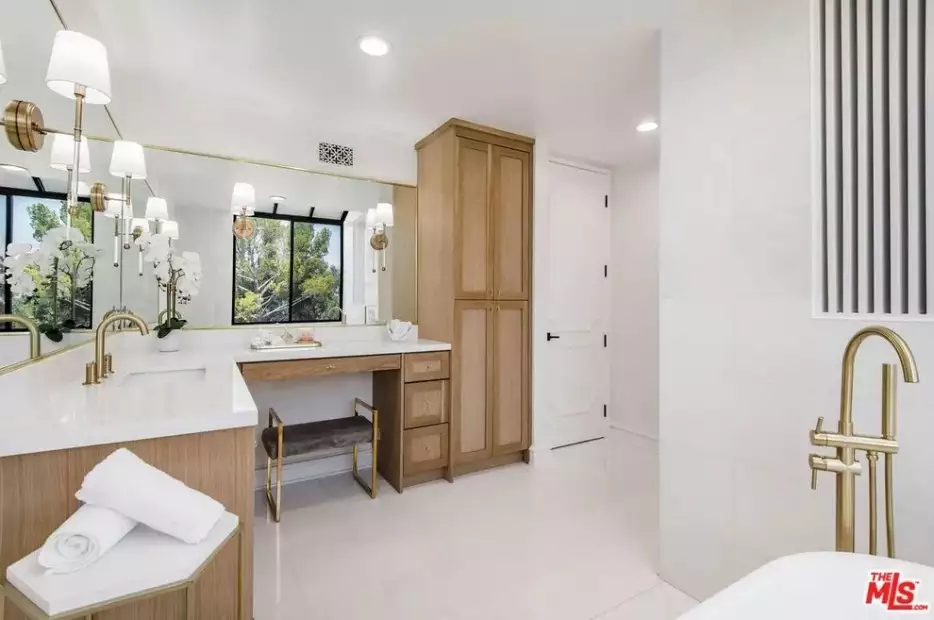 Stunning option for a cozy home in Century City, LA