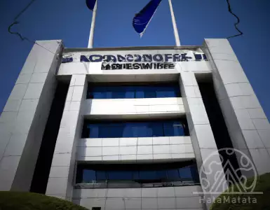 Publicly traded companies are stable in declining profits