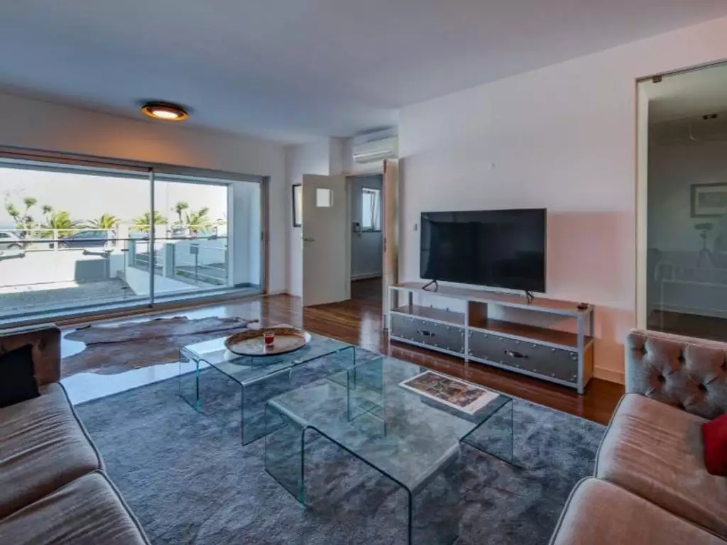 4-storey villa with sea views in the quietest neighborhood of Lisbon - Alto da Barra.