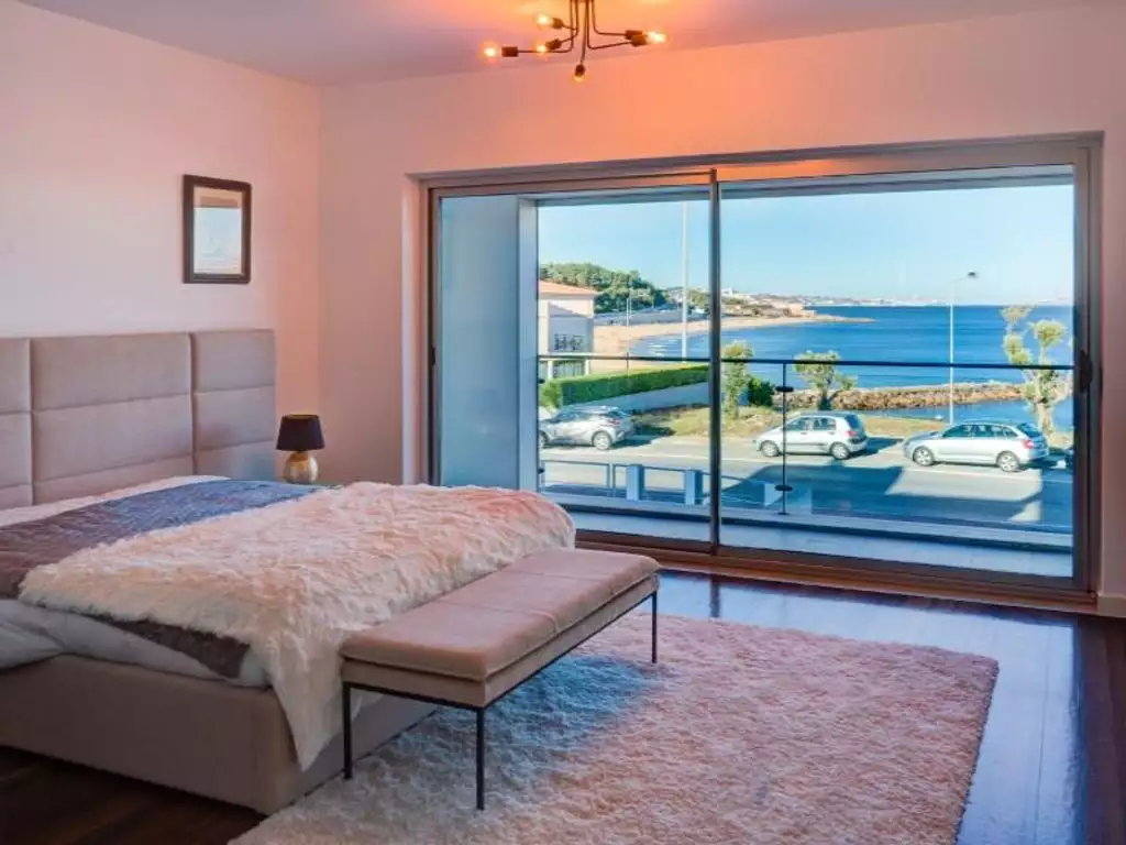 4-storey villa with sea views in the quietest neighborhood of Lisbon - Alto da Barra.