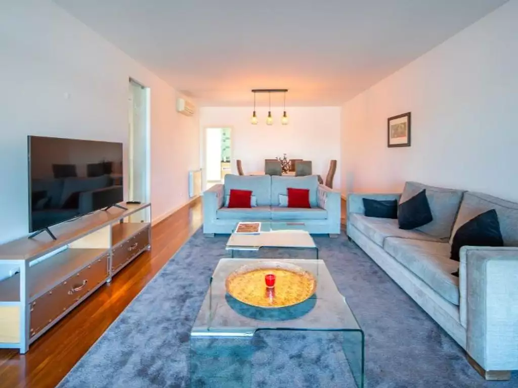 4-storey villa with sea views in the quietest neighborhood of Lisbon - Alto da Barra.