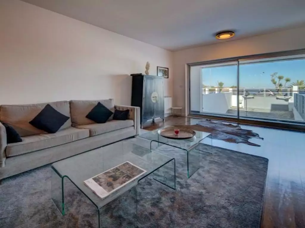 4-storey villa with sea views in the quietest neighborhood of Lisbon - Alto da Barra.