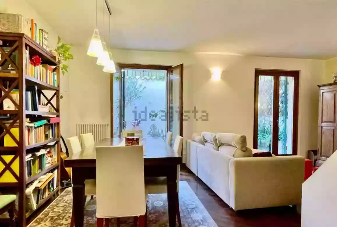 Pesaro is the city of opera, palaces and beaches in Italy. Overview of a spacious duplex