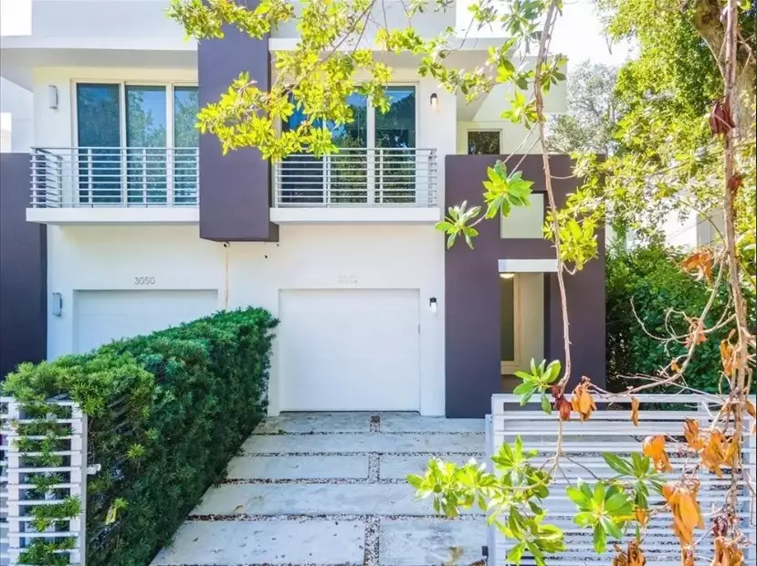 Modern townhouse in the heart of Coconut Grove, Miami