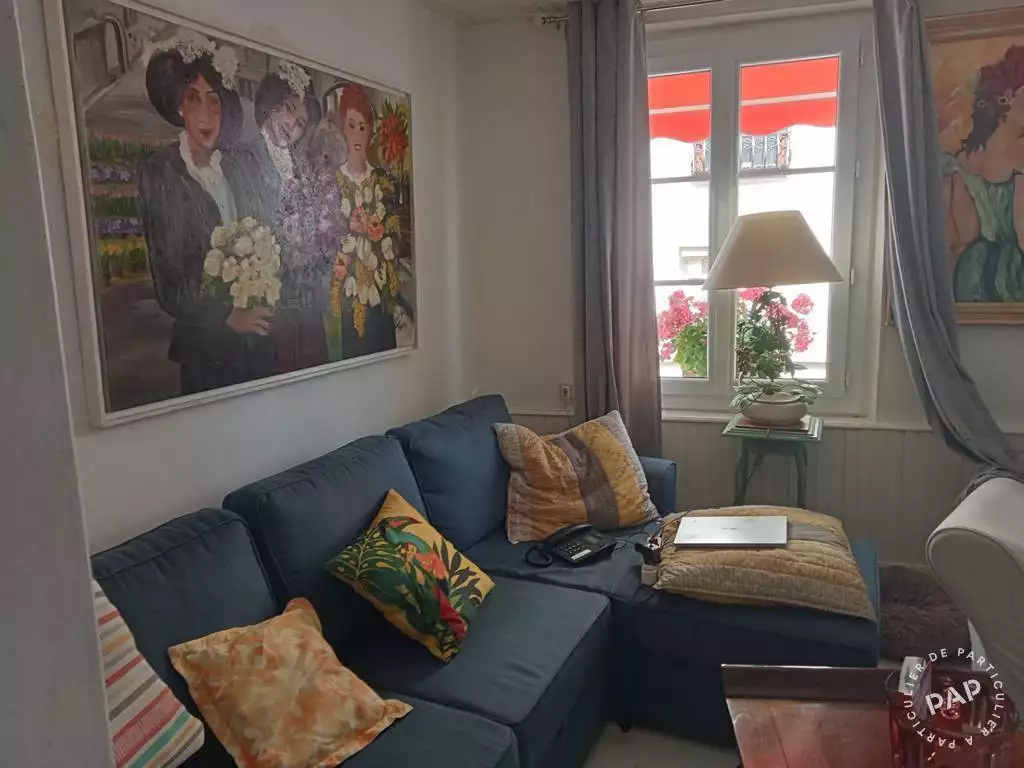 Colorful 4-room apartment in La Bouille, France