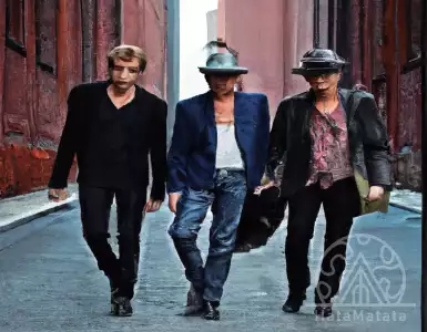 Maneskin - the biggest group in the world. Comparable to the Rolling Stones. It's amazing that they're Italian. Maneskin - the biggest group, comparable to the Rolling Stones. It's amazing, Italians. Maneskin - the biggest group, comparable to the Rolling Stones. It's amazing, Italians.