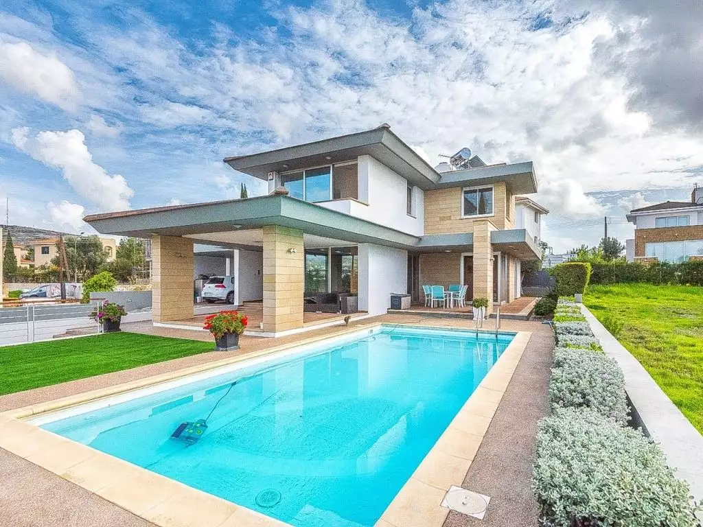 Ultra-modern villa of 270 m2 in the most comfortable area of Cyprus