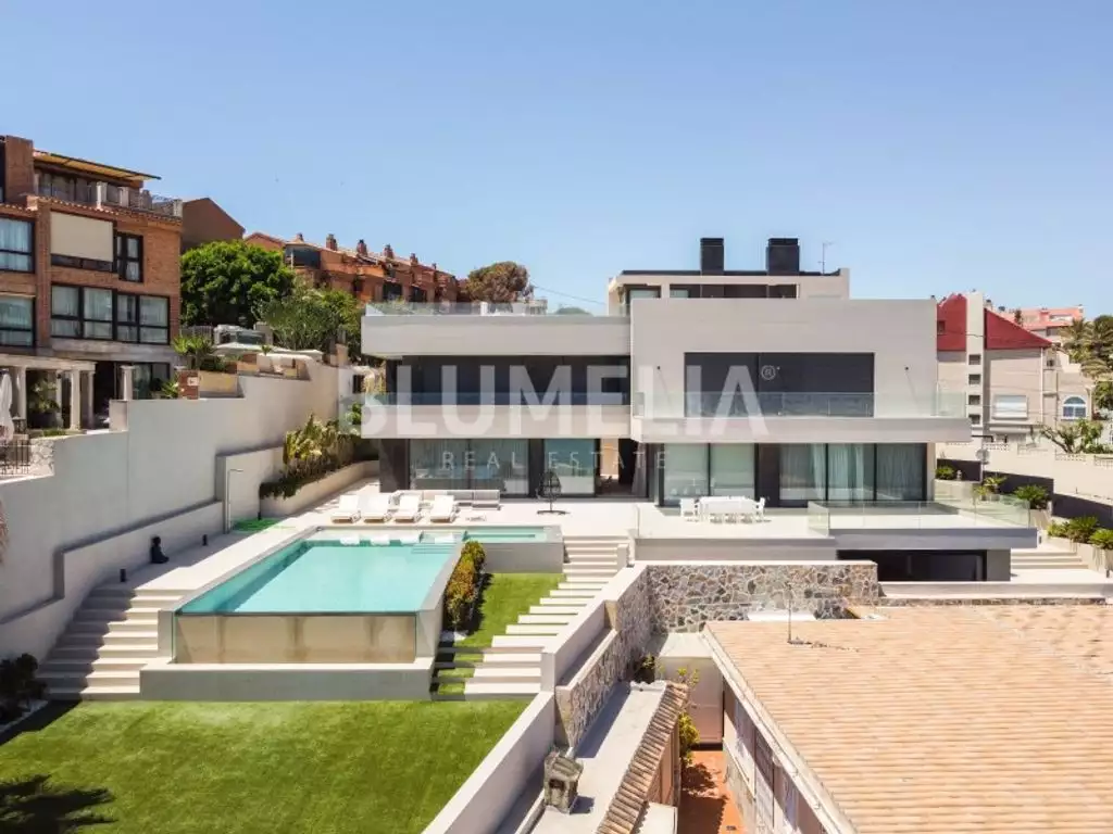 Luxury beachfront villa in Cabo de las Huertas, Alicante