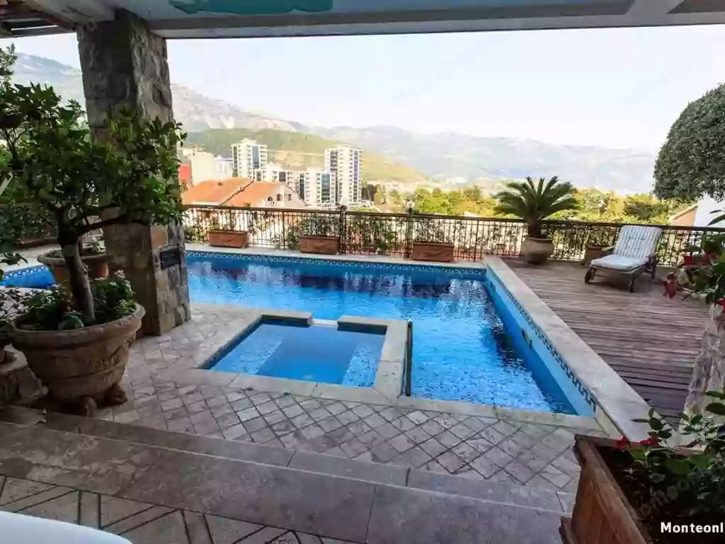 Stone villa with 5 bedrooms and beautiful views of Budva in Montenegro