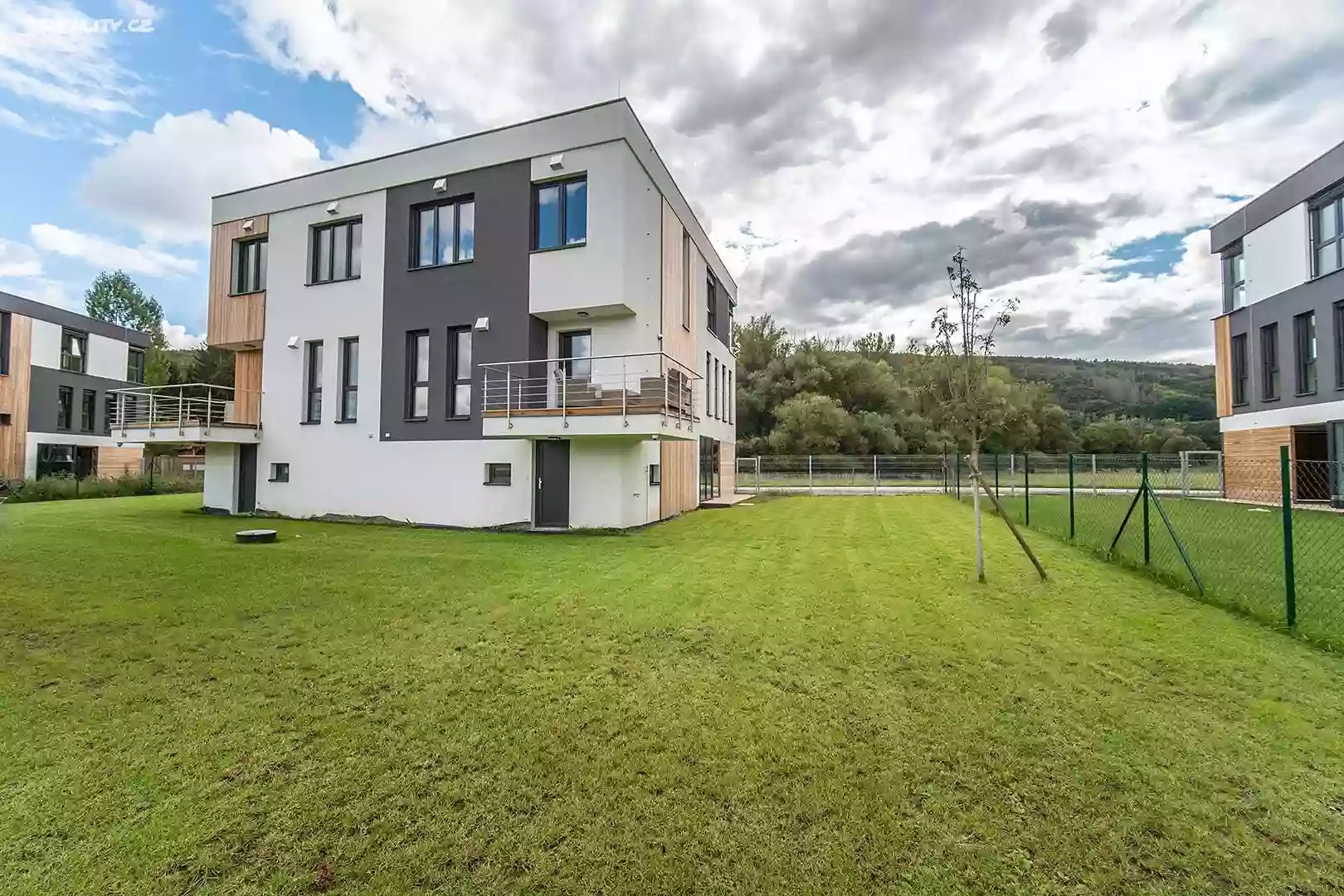 New building 2022: modern 5-room apartment in Rzevnica, Czech Republic