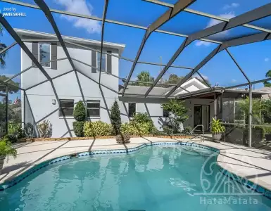 Aristocratic house with private garden and swimming pool in Florida, USA