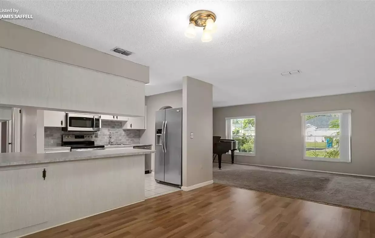 Aristocratic house with private garden and swimming pool in Florida, USA