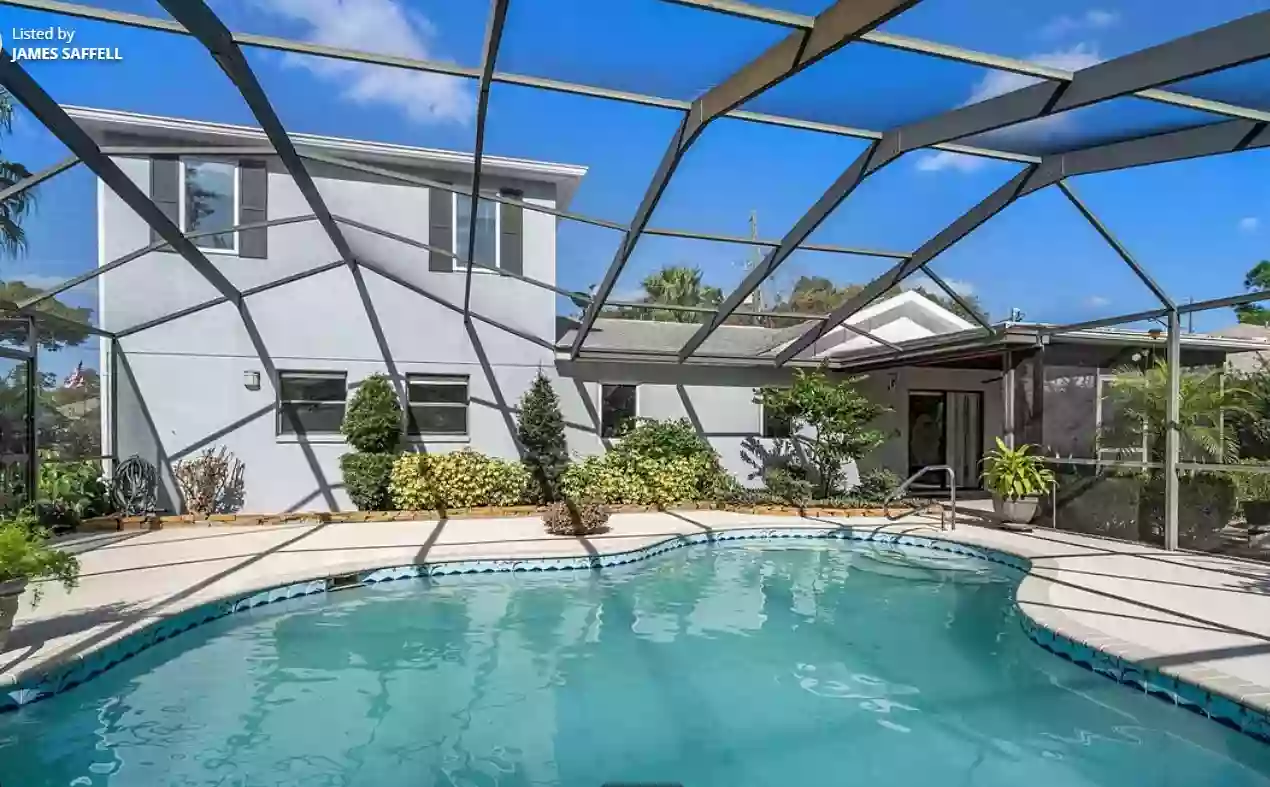 Аристократичный дом с собственным садом и бассейном во Флориде, США