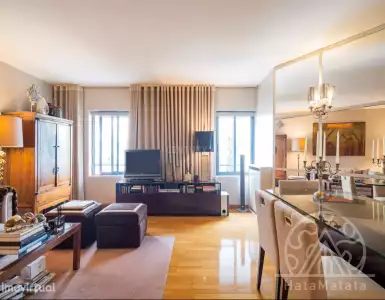 Campolide is one of the top neighborhoods to live in Portugal. Showing the apartment