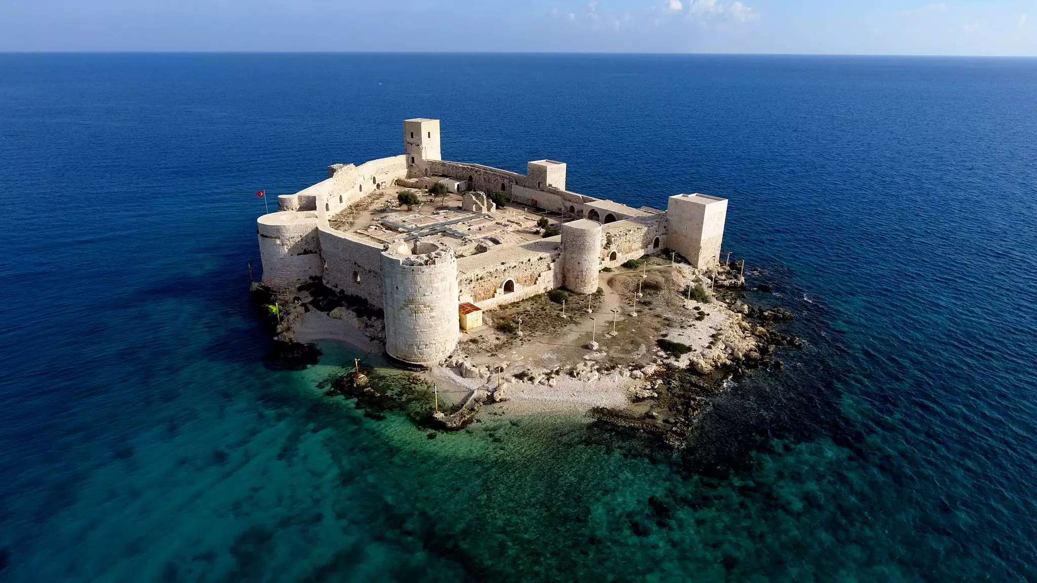 Mersin - real estate by the sea for a happy family.