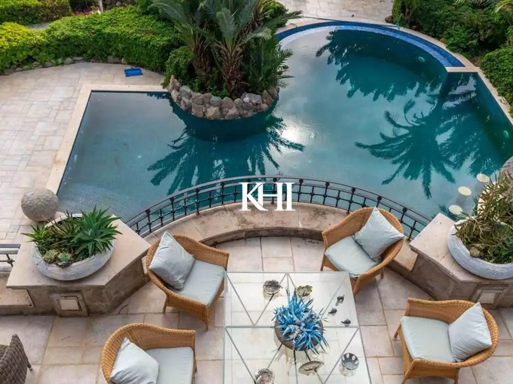 May the new year be spent in such a beachfront mansion in Bodrum!