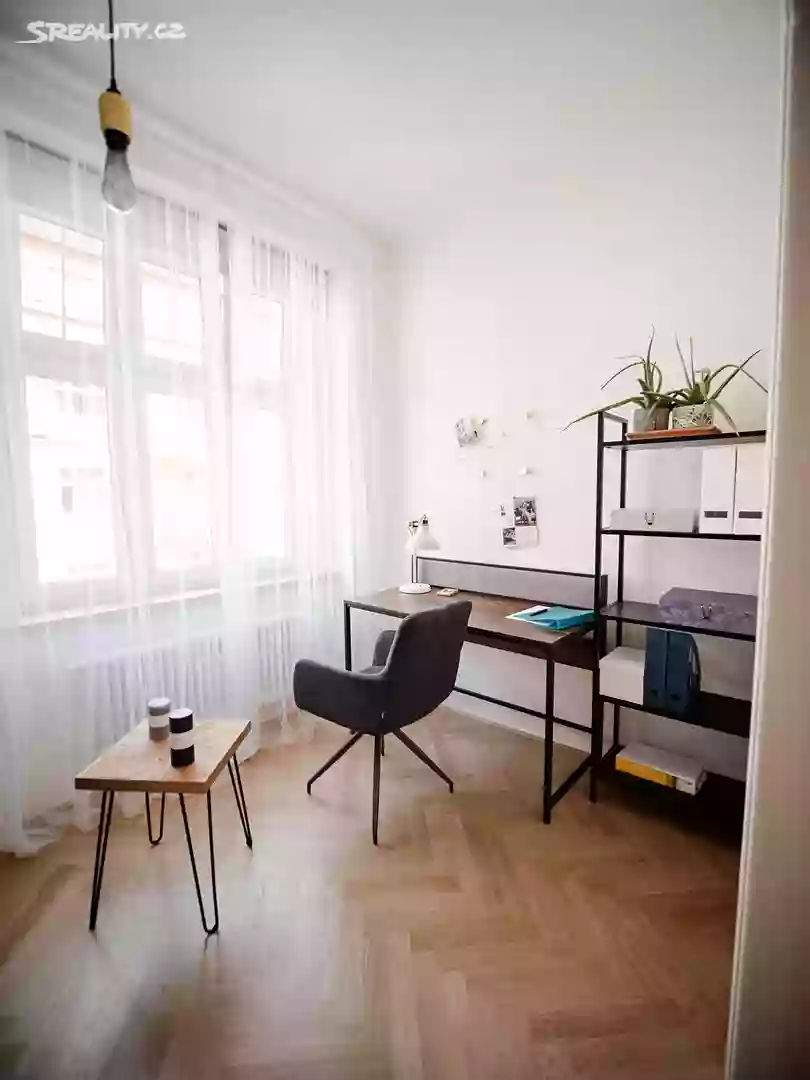 Stylish apartment 89m2 in the most sought-after neighborhood of Prague - Dejvice