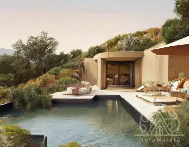 New luxurious hotels are debuting in Greece in2023.