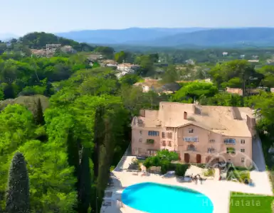 $35 million is the price for the Kennedy Villa on the Riviera! Hurry up and buy!