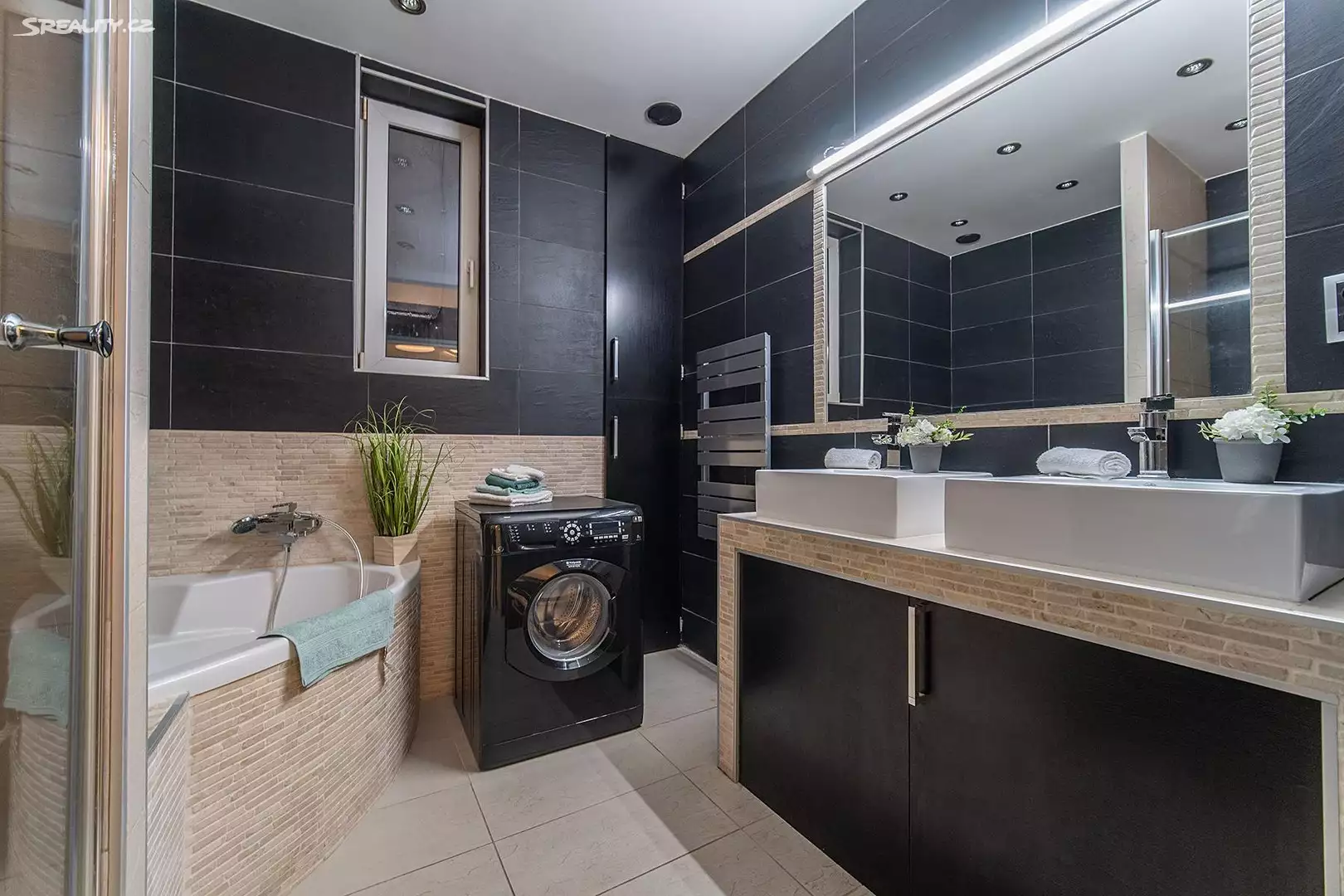 Spacious, cozy, light - dream apartment with 2 bedrooms in the center of Prague, Czech Republic