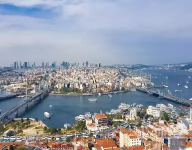 Which neighborhoods in Istanbul have a high risk of earthquake?
