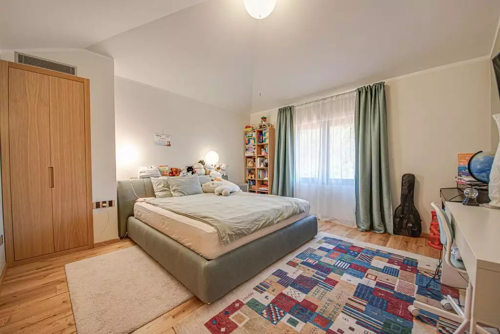 Dream house in Bulgaria = 300m2 + fireplace + winter garden