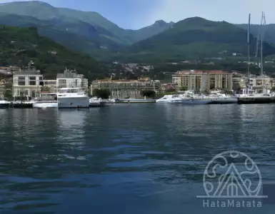 Restrictions on real estate trading for Russians in Montenegroenegro