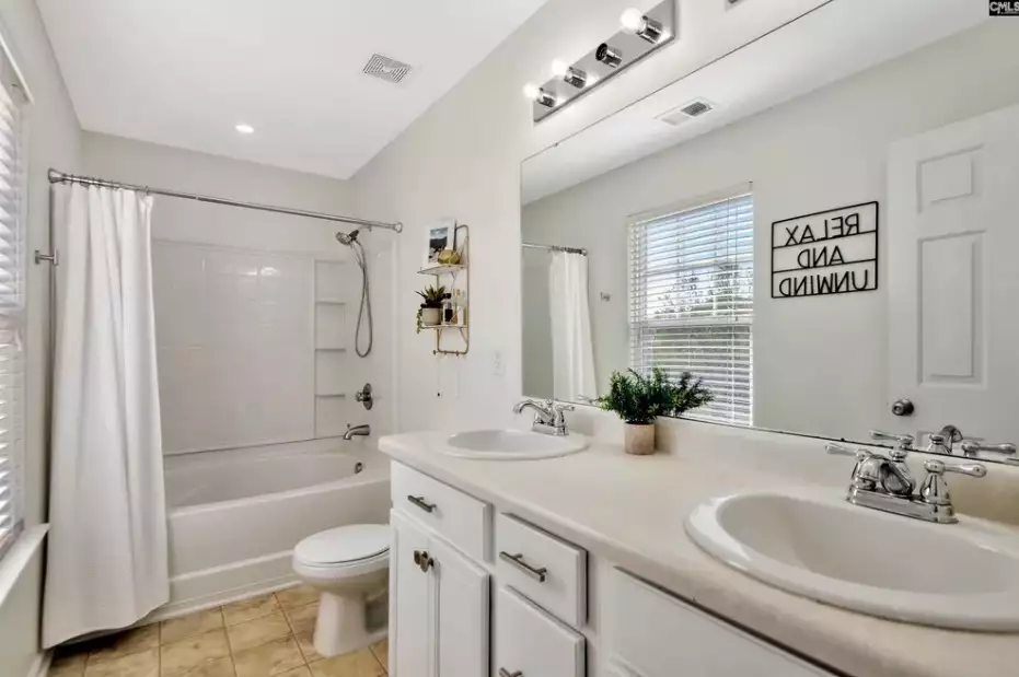 A stylish American home in South Carolina for only $240,000