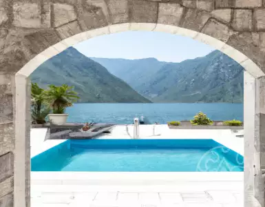 Seven impressive water houses along the Mediterranean Sea