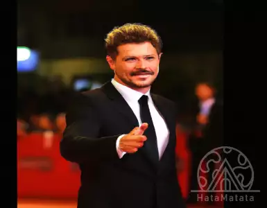 David Bisbal's wealth: seven properties in Spain and the United States and a thriving real estate business - the foundation of his fortune beyond music.