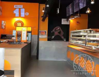 The Italian company 12oz is launching its brand in Greece through a local franchisee.