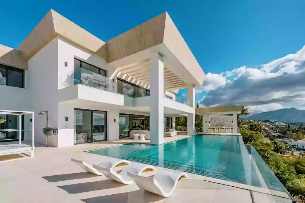 Why is Spain such an attractive investment destination? An overview of the most beautiful villa in Marbella