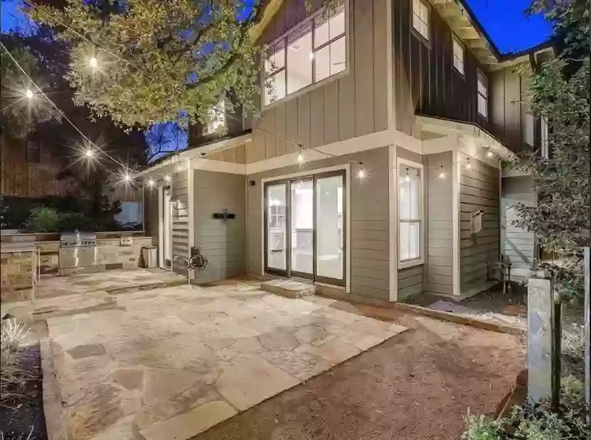 Overview of a home for sale in downtown Austin, Texas: the perfect place to live comfortably