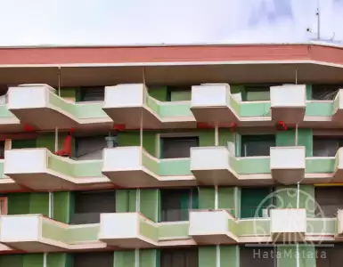 "Re-review of payment barrier. The sector approves, but warns that debt and non-compliance may increase, risking image immobilization."