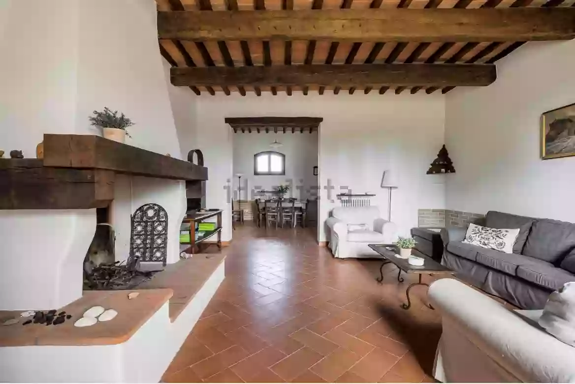 A review of a stunning home in the Roncalceci countryside in Italy - every family's dream come true